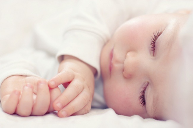Mengenal Posisi Tidur yang Baik untuk Bayi